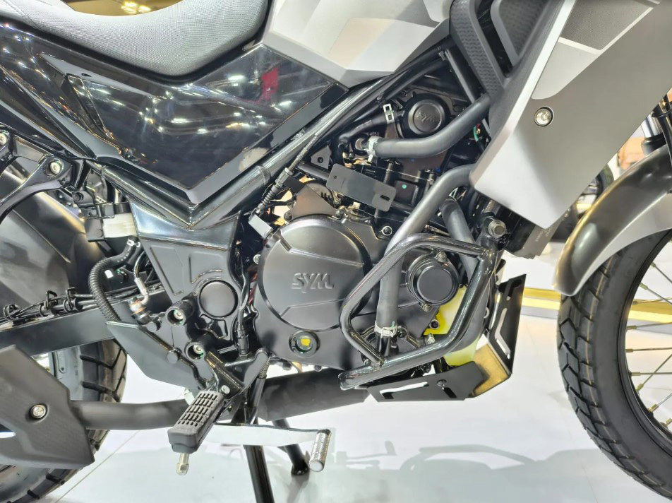 ‘Ông trùm xe côn tay’ mới ra mắt với thiết kế ‘cực chất’, có ABS kênh đôi ăn đứt Exciter và Winner R