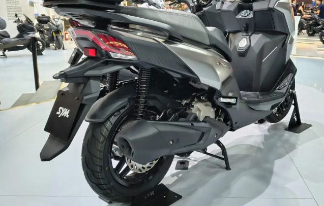 Tin xe hot 13/11: ‘Khắc tinh của Honda SH’ ra mắt với thiết kế hầm hố, trang bị tối tân, giá hấp dẫn