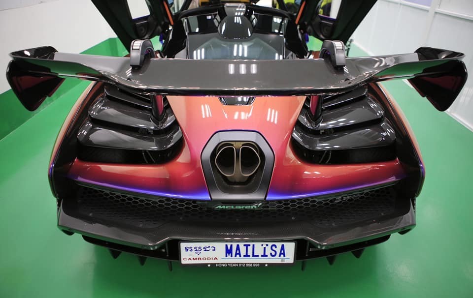 2cung-nhin-lai-sieu-xe-mclaren-senna-50-ty-cua-vo-chong-mailisa-hoang-kim-khanh-1763088237.jpg
