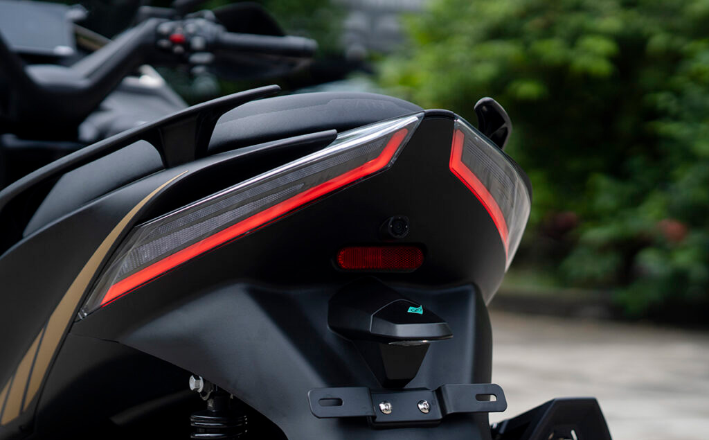 Đại chiến Honda SH, ‘vua xe ga’ mới chính thức ra mắt tại Việt Nam với giá \'mềm\', trang bị cực khủng