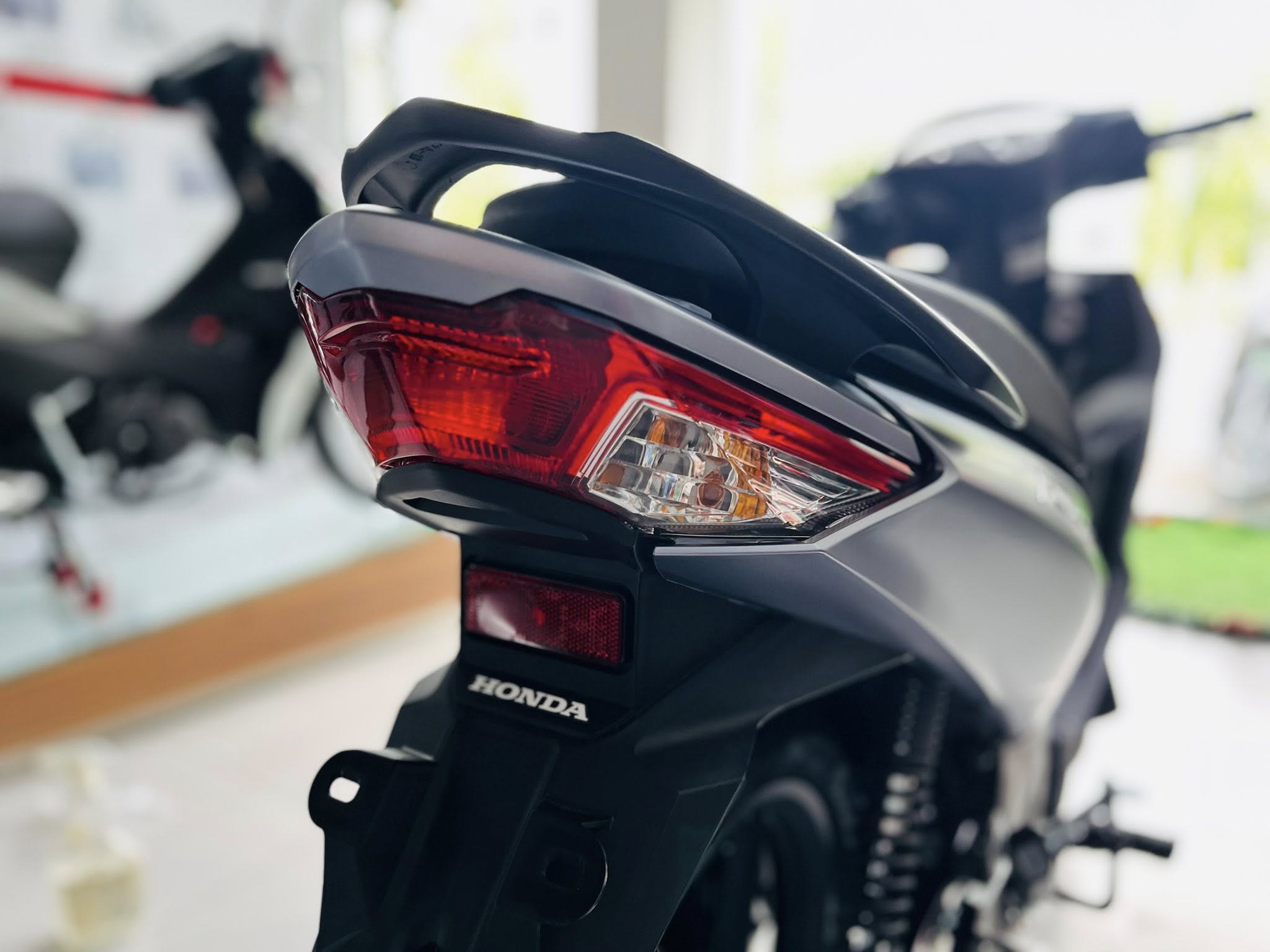 Tin xe cuối tuần: Honda mở bán ‘vua xe số’ 125cc mới giá 30,5 triệu đồng, chất hơn Wave Alpha và RSX