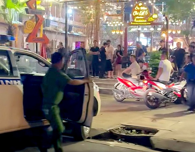 Nguồn cơn khó tin vụ 2 nhóm người lao vào ẩu đả trong quán nhậu ở TP.HCM khiến hàng trăm khách tháo chạy