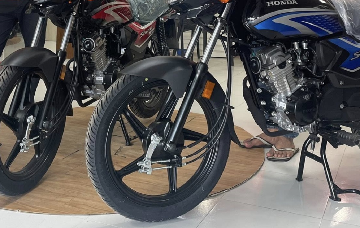 Tin xe máy 17/11: ‘Huyền thoại côn tay’ 100cc của Honda ra mắt, hạ đo ván Exciter, giá 24 triệu đồng