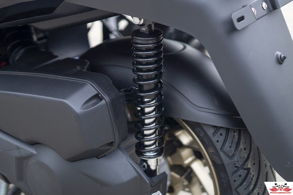 ‘Siêu xe ga’ 368cc mới ra mắt tại Việt Nam, ‘hạ đo ván’ Honda SH với giá hấp dẫn và trang bị xịn sò ảnh 9