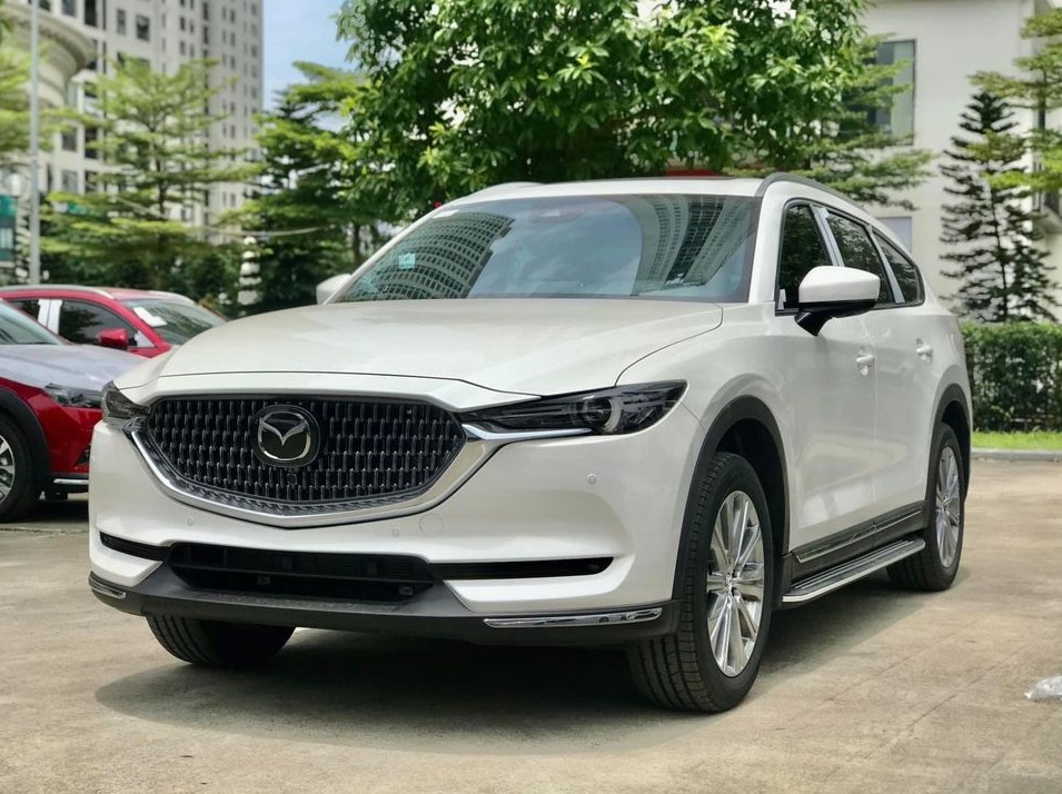 Mazda CX-8 cập nhật giá lăn bánh cực rẻ giữa tháng 11/2025, \'hạ bệ\' Ford Everest và Toyota Fortuner