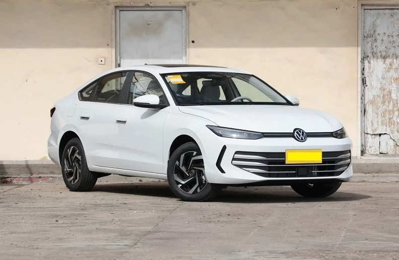 &lsquo;Vua sedan&rsquo; cỡ C của Đức ra mắt, 'hạ đo v&aacute;n' Mazda3 với gi&aacute; 329 triệu đồng rẻ hơn Hyundai Grand i10 ảnh 2