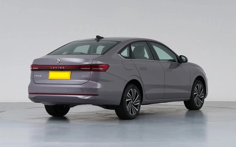 &lsquo;Vua sedan&rsquo; cỡ C của Đức ra mắt, 'hạ đo v&aacute;n' Mazda3 với gi&aacute; 329 triệu đồng rẻ hơn Hyundai Grand i10 ảnh 6