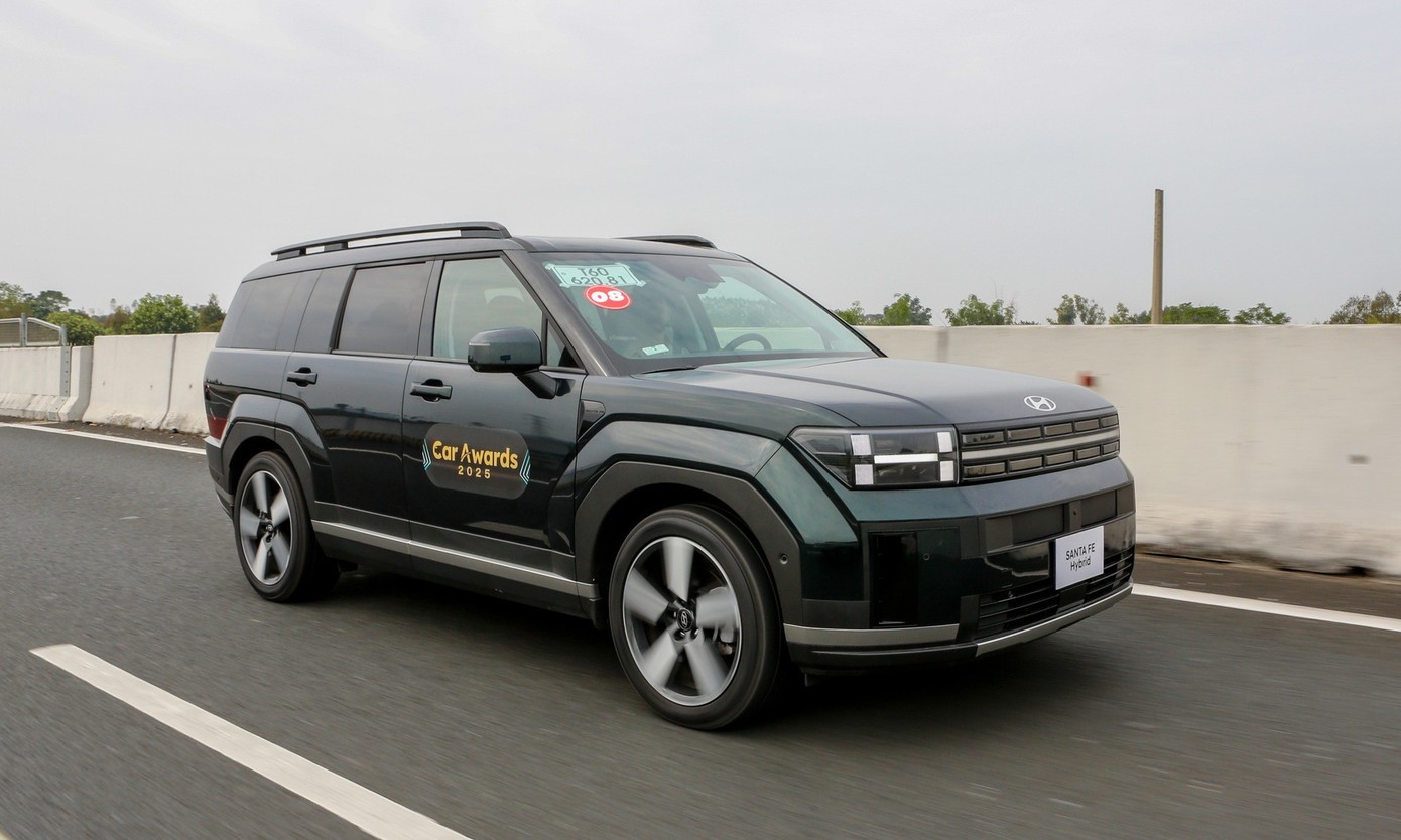 1hyundai-santa-fe-hybrid-2025-bat-ngo-lan-banh-tai-viet-nam-he-lo-thoi-diem-ra-mat-rat-gan-1763537664.jpg
