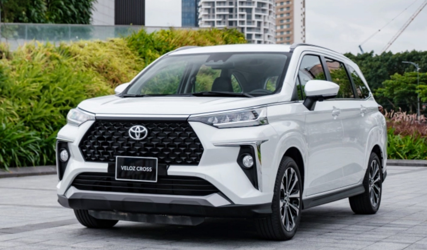 Toyota Veloz Cross giảm sâu 75 triệu đồng trong tháng 11, áp đảo phân khúc MPV 7 chỗ cỡ nhỏ