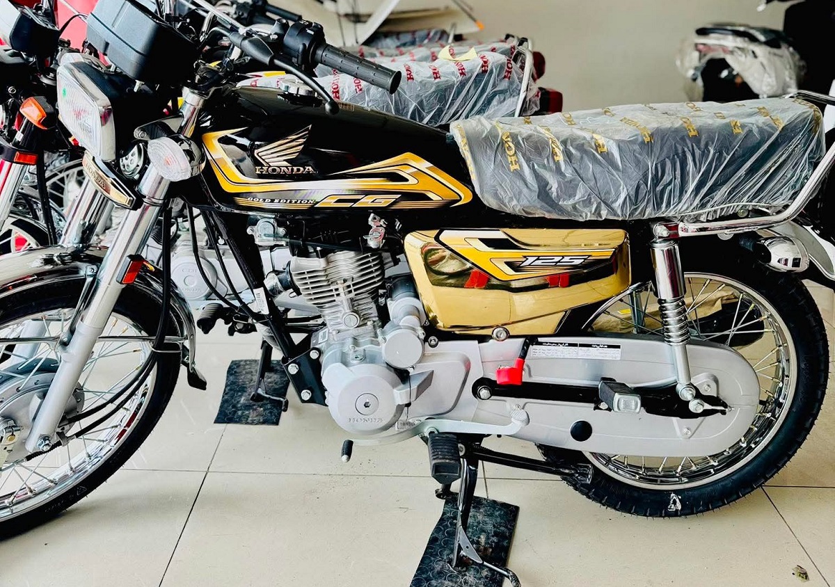 Tin xe máy 19/11: ‘Huyền thoại côn tay’ 125cc mới của Honda chính thức về đại lý, giá 24 triệu đồng
