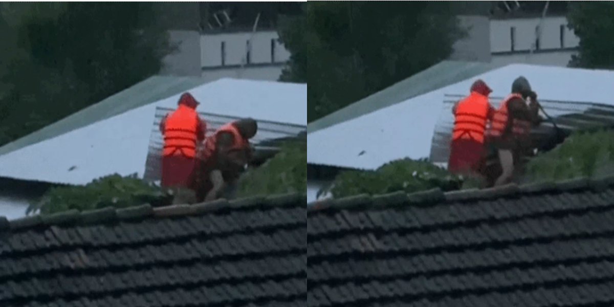 \'Nghẹt thở\' khoảnh khắc cạy mái nhà giải cứu người dân bị ngập lụt tại Đắk Lắk 