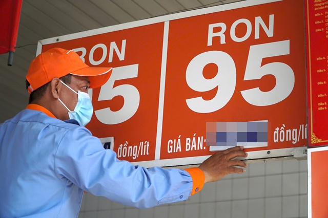 Giá xăng dầu hôm nay 20/11: Giá xăng dầu trong nước hạ nhiệt theo đà thế giới