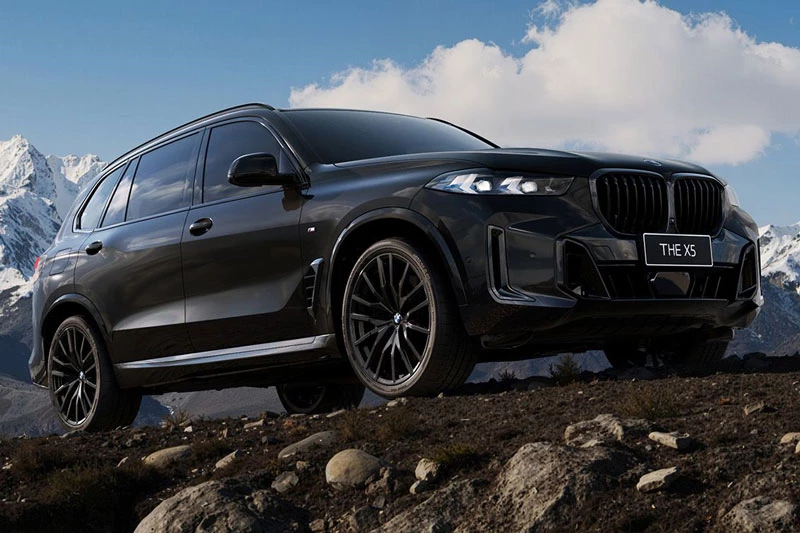 3bmw-x5-thay-ao-voi-mau-den-huyen-bi-suv-the-thao-381-ma-luc-noi-that-tien-nghi-cong-nghe-hien-dai-1763693828.jpg
