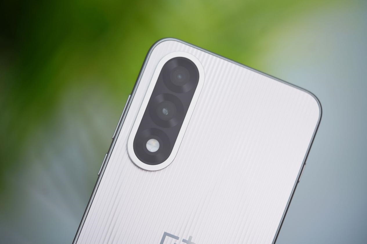 Thị trường chuẩn bị có thêm vua hiệu năng giá mềm, Galaxy S25 Ultra cũng lép vế