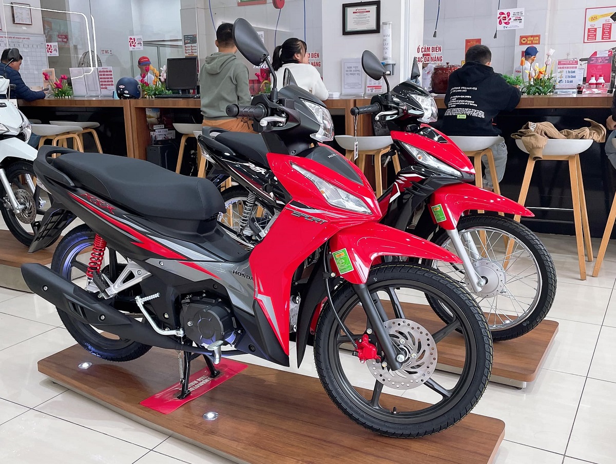 Bảng giá xe Honda Wave RSX FI cuối tháng 11/2025 rẻ như \'rau\': Lấn át Wave Alpha và Future vì quá rẻ