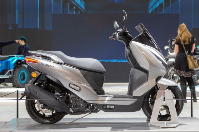 ‘Kẻ thách thức Honda SH 125i’ chính thức trình làng với thiết kế ‘sang - xịn’, dễ gây sốt nhờ giá rẻ ảnh 1