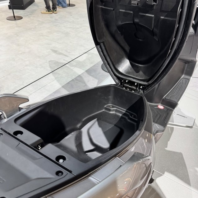 ‘Kẻ thách thức Honda SH 125i’ chính thức trình làng với thiết kế ‘sang - xịn’, dễ gây sốt nhờ giá rẻ ảnh 7