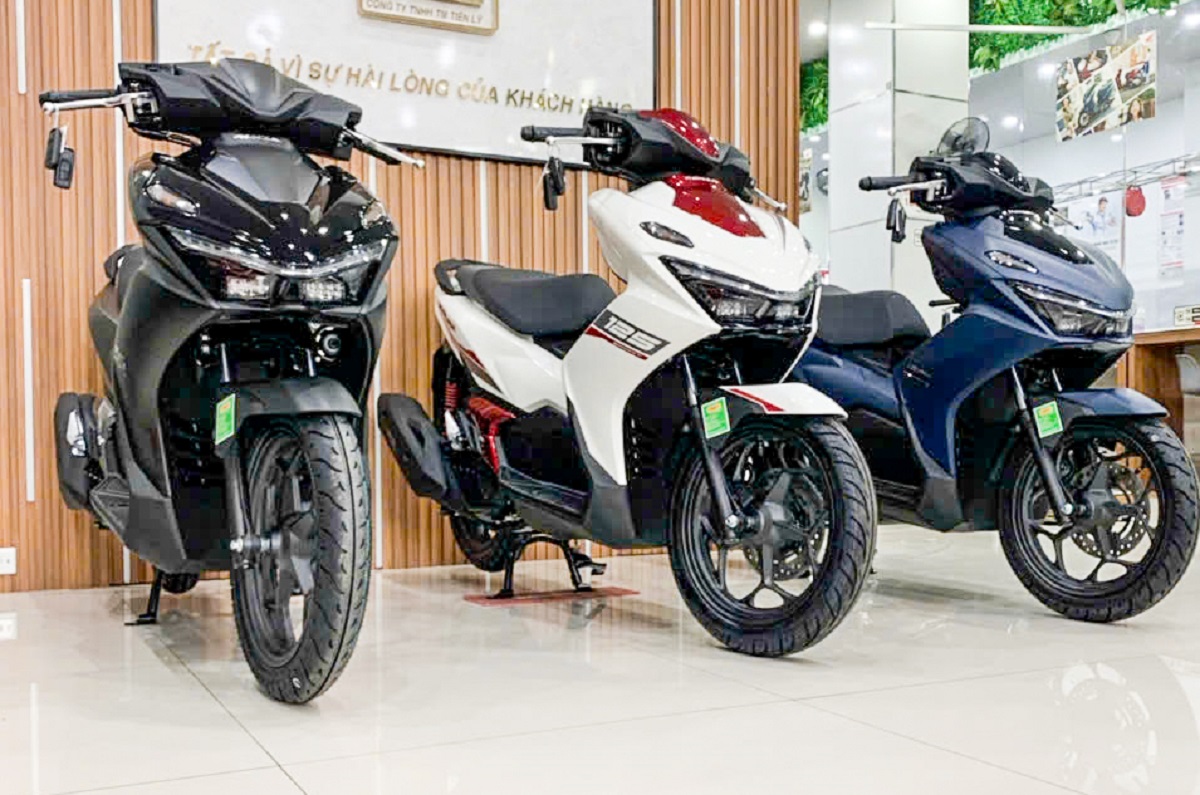 Bảng giá xe Honda Air Blade 2026 cuối tháng 11/2025: Vừa ra mắt đã cực rẻ, khách Việt đổ xô săn đón