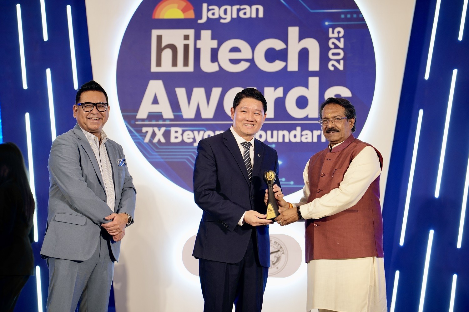VinFast nhận 2 giải thưởng danh giá tại Jagran Hi-Tech Awards 2025 ảnh 1