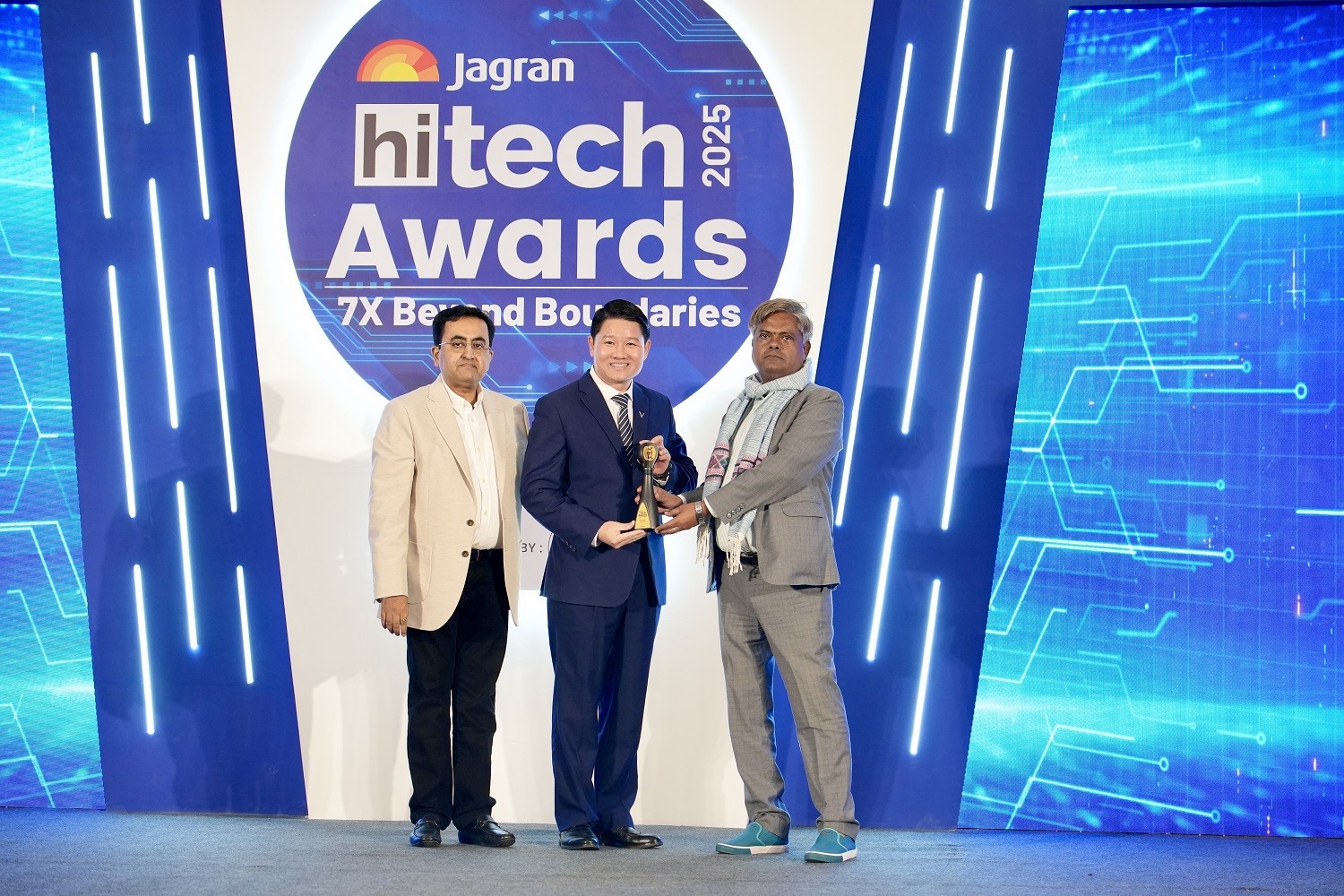 VinFast nhận 2 giải thưởng danh giá tại Jagran Hi-Tech Awards 2025 ảnh 2