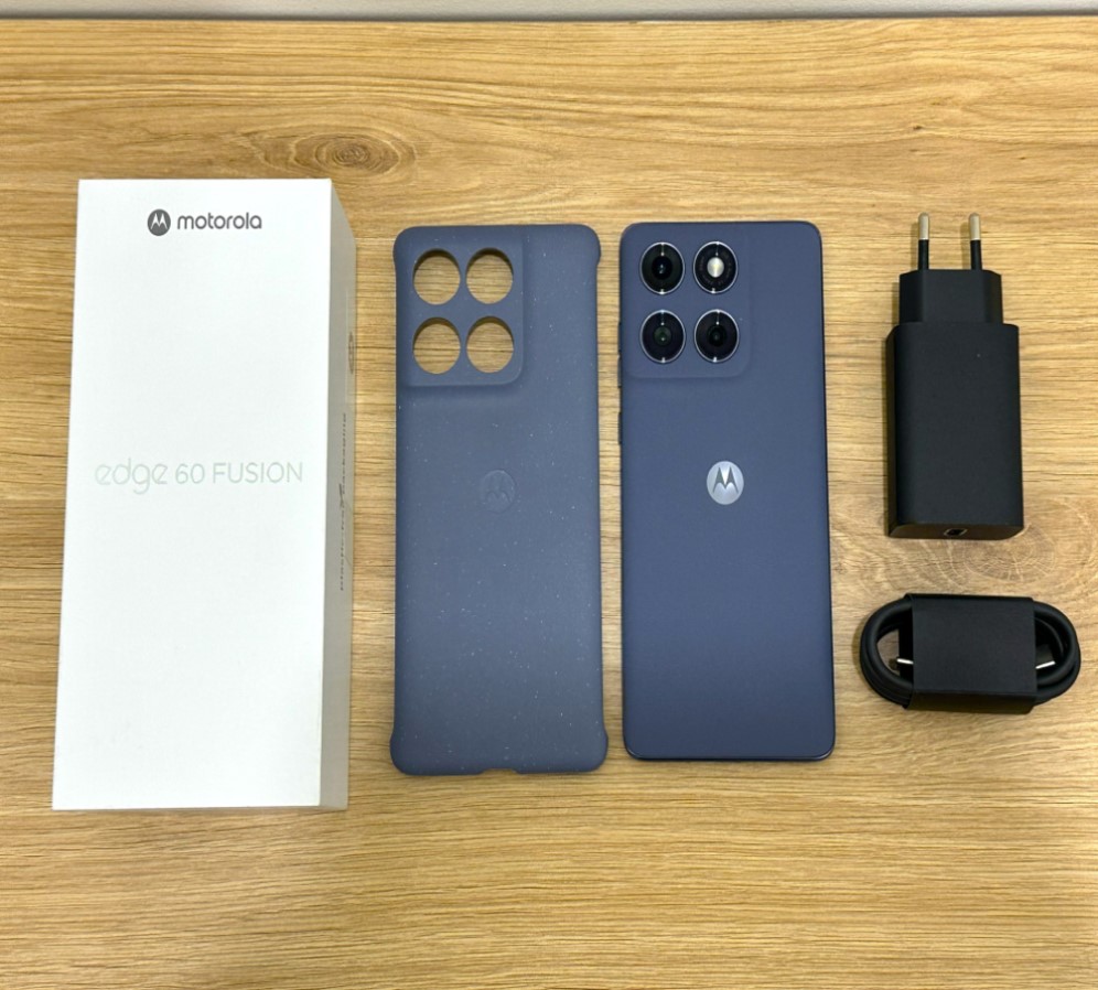 Đ&aacute;nh gi&aacute; chi tiết Motorola Edge 60 Fusion: Mảnh gh&eacute;p tầm trung đầy c&aacute; t&iacute;nh, pin tr&acirc;u v&agrave; m&agrave;n cong 4 cạnh