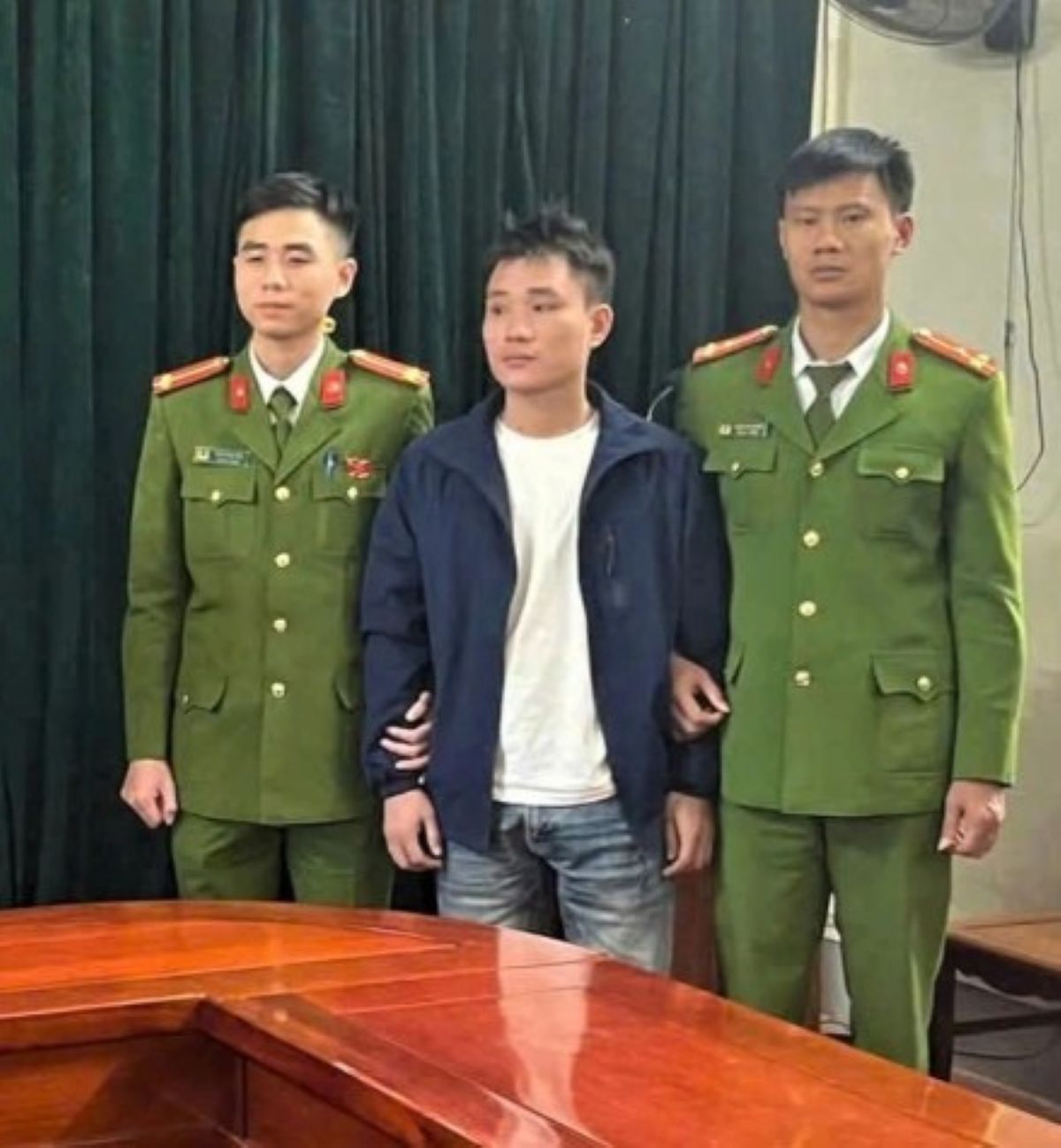 Cho rằng bị \'soi mói\', gã đàn ông say rượu ở Hà Tĩnh đánh Tổ trưởng an ninh đến chấn thương sọ não