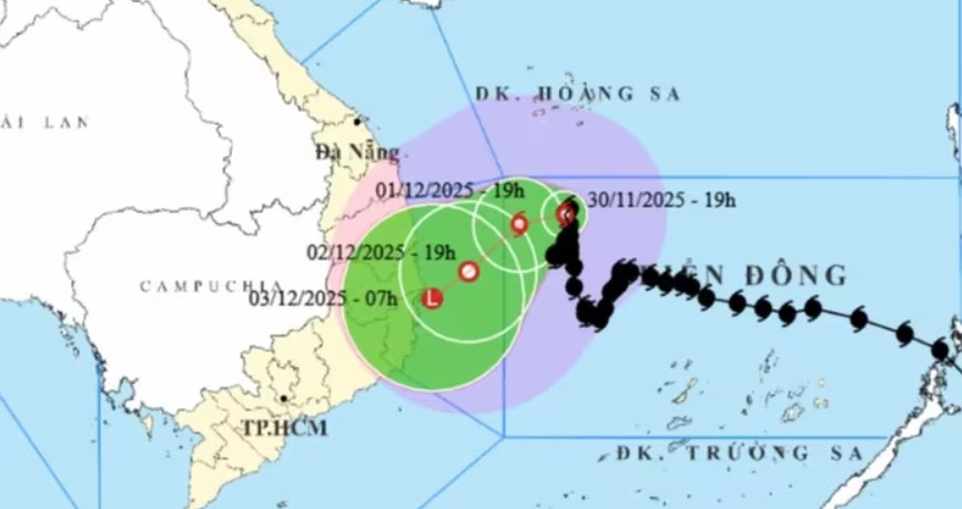 Tin mới nhất về bão số 15: Xuất hiện thông tin đáng chú ý về hướng đi của bão