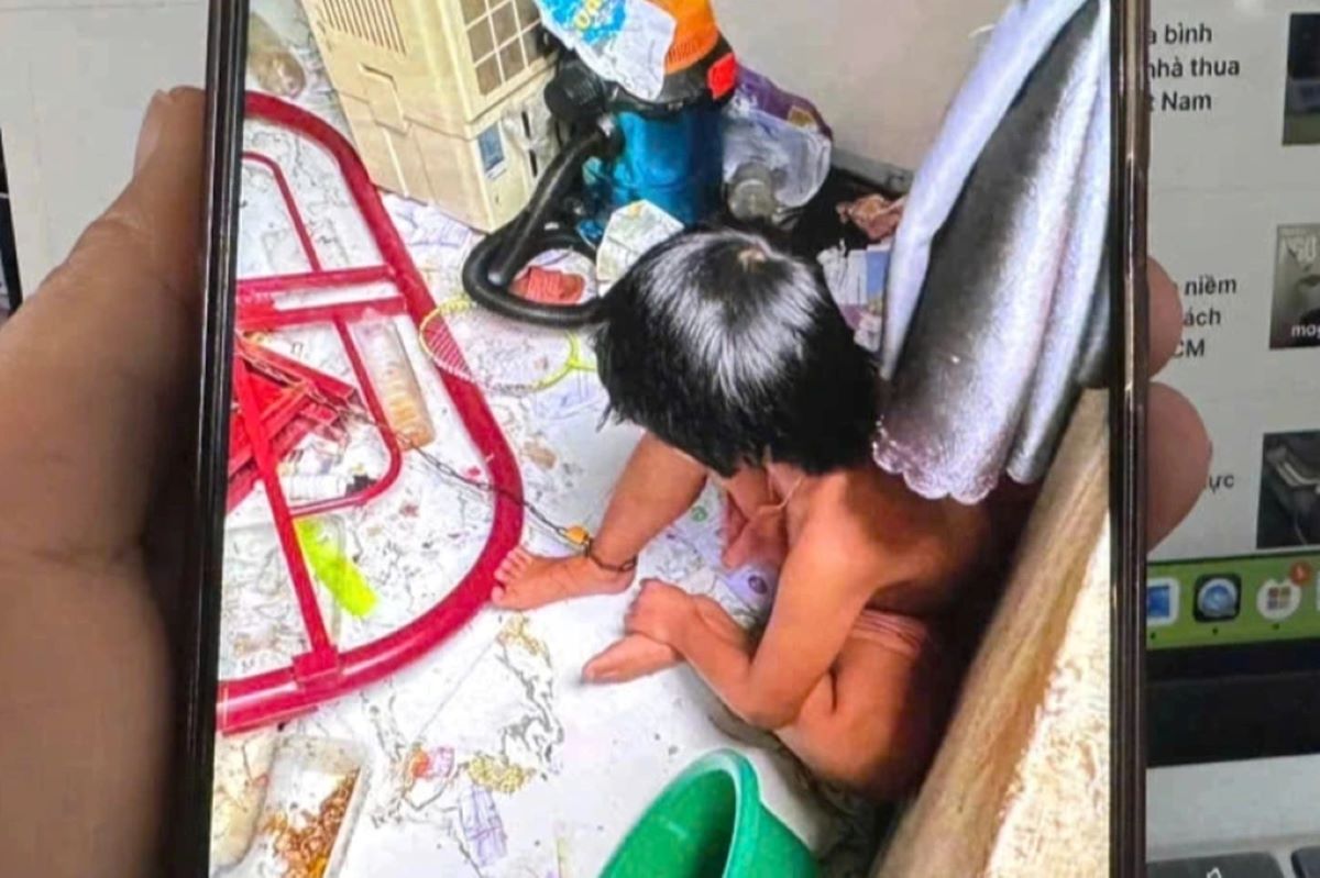 Vụ bé gái 9 tuổi bị bố xích chân tại Đắk Lắk: Hé lộ hoàn cảnh gia đình thương tâm