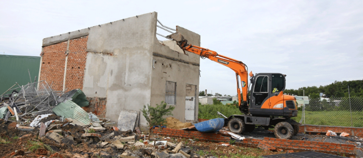 Hà Nội: Hộ dân buộc phải tháo dỡ nhà xây trên phần đất bỏ hoang chưa được sử dụng của Nhà nước