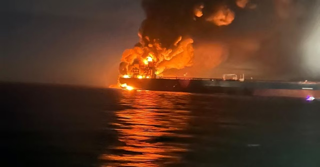 T&agrave;u chở dầu treo cờ của Nga bị tấn c&ocirc;ng ngo&agrave;i khơi bờ biển Thổ Nhĩ Kỳ