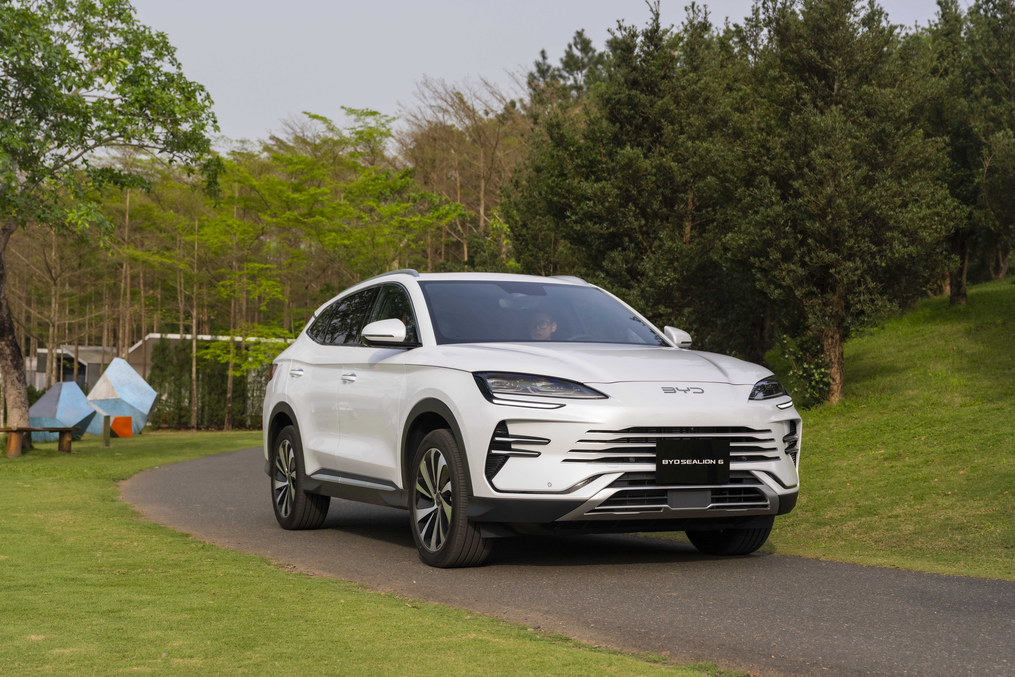 BYD chơi lớn cuối năm, tung loạt ưu đãi ‘khó cưỡng’ cho khách Việt