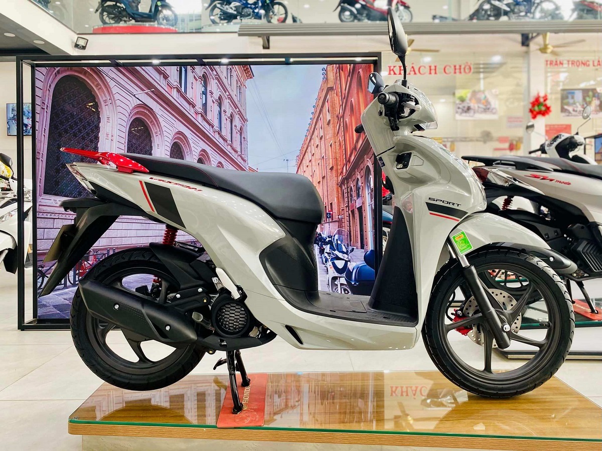 Bảng giá xe Honda Vision 2025 tháng 12/2025: Giảm \'sập sàn\' do sắp cấm xe xăng, hút khách vì quá rẻ