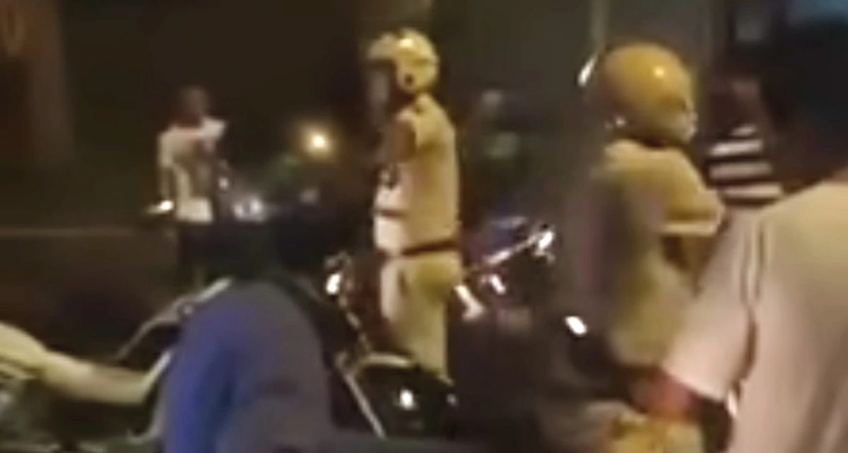 Sự thật bất ngờ clip ‘thanh niên bị chở lên phường, ngồi sau chọc lét khiến CSGT ngã ra đường’