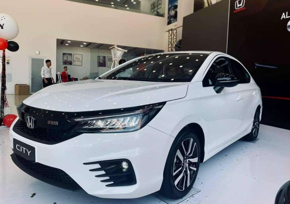 Giá Honda City lăn bánh đầu tháng 12/2025 giảm sâu, quyết cho Hyundai Accent và Toyota Vios ‘đo ván’