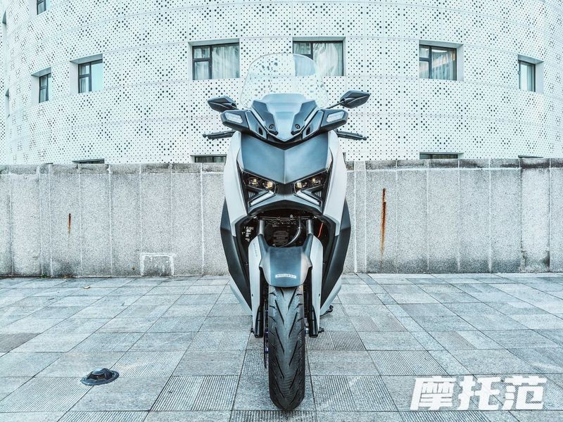 ‘Cơn ác mộng của Honda SH’ chính thức ra mắt với giá cực rẻ, trang bị áp đảo Air Blade và SH Mode ảnh 1