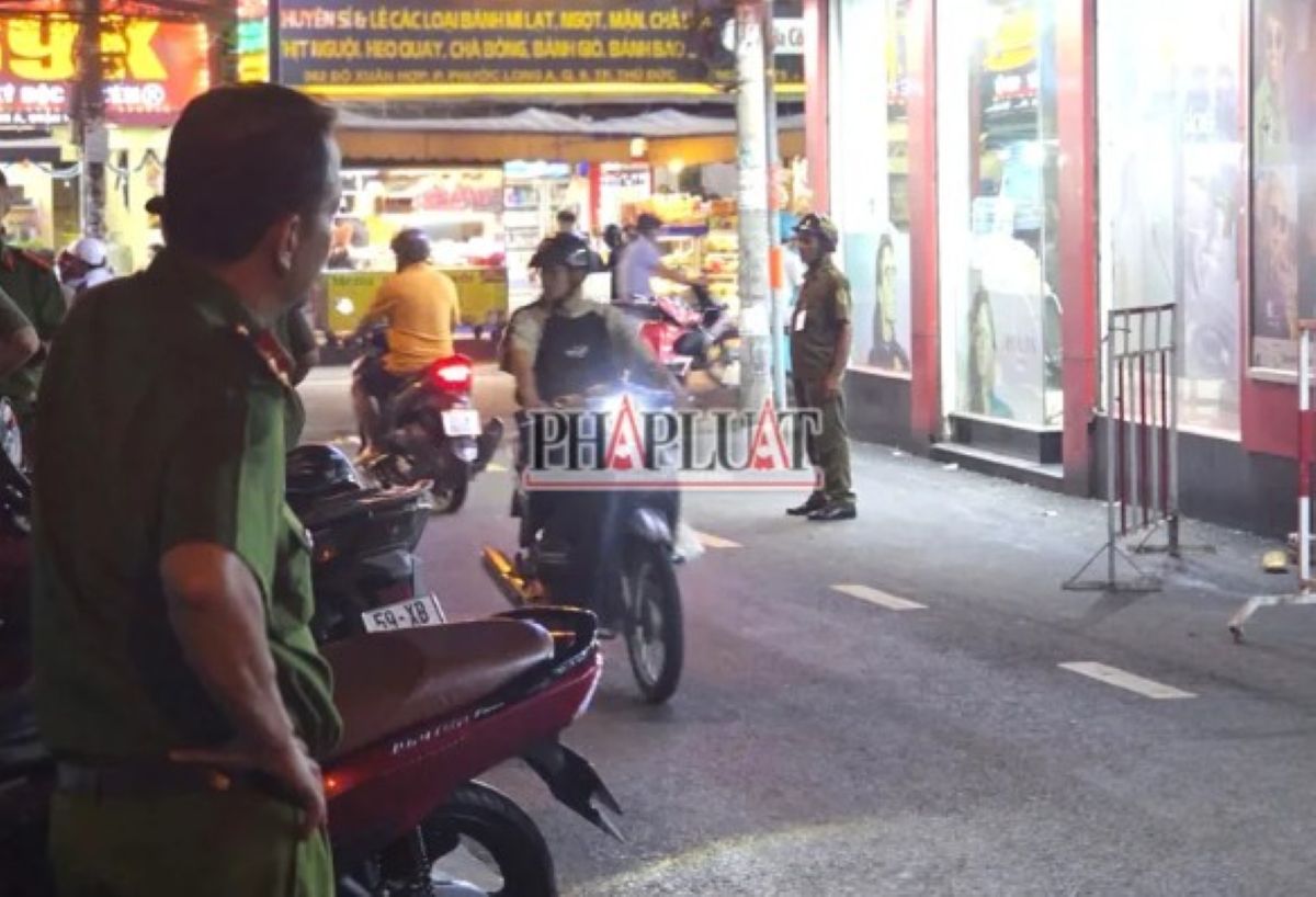 Vụ một người đàn ông bị đâm tử vong giữa đường ở TP.HCM, tiết lộ chi tiết quan trọng về hung thủ