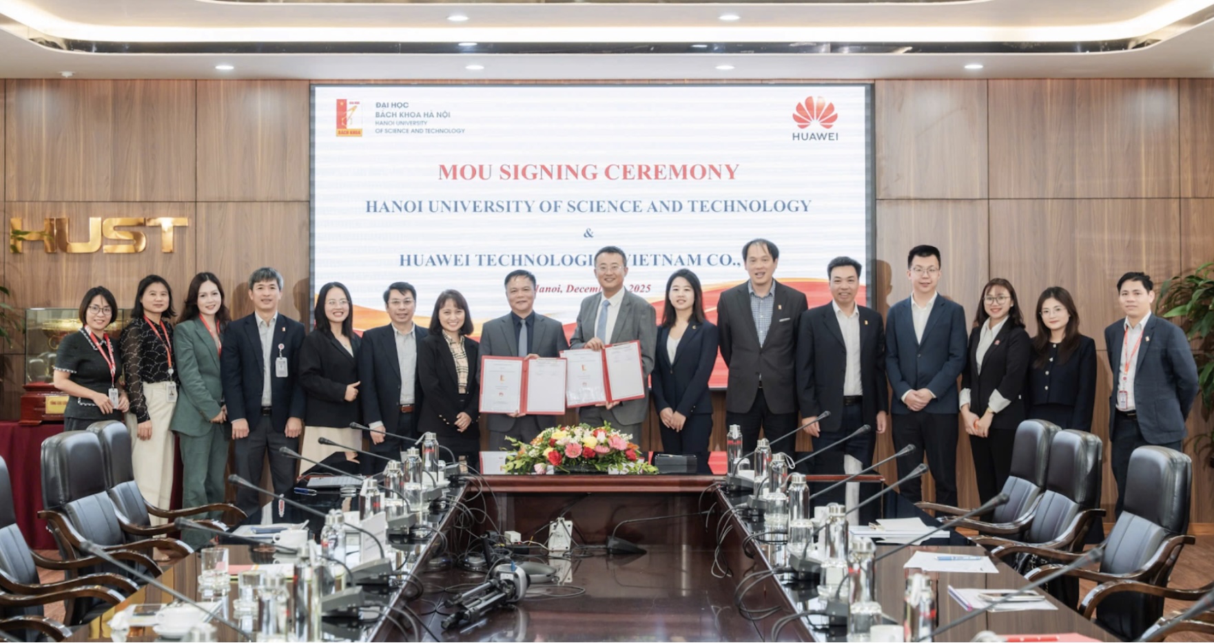 Đại học B&aacute;ch khoa H&agrave; Nội v&agrave; C&ocirc;ng ty TNHH C&ocirc;ng nghệ Huawei Việt Nam k&yacute; kết hợp t&aacute;c trong gi&aacute;o dục v&agrave; ph&aacute;t triển nh&acirc;n t&agrave;i 