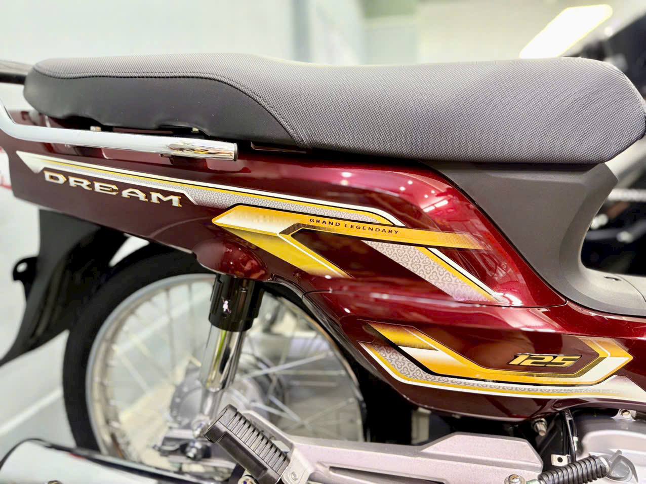 Tin xe cuối tuần: Honda Dream 125 2026 chính thức về Việt Nam, đẹp hơn Wave Alpha và Future, giá mềm