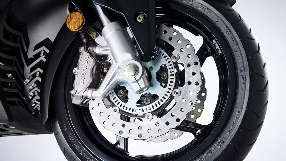 ‘Đè bẹp’ Honda SH, ‘chiến thần xe ga’ mới ra mắt với giá cực hấp dẫn, có đủ màn hình lớn, ABS và TCS ảnh 4