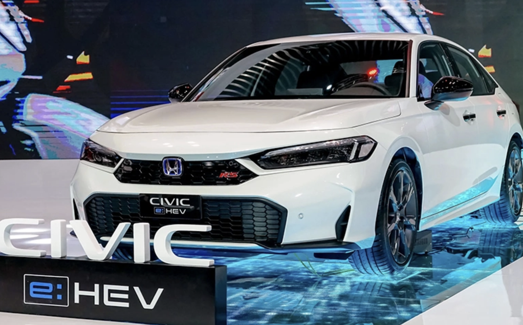 1o-to-honda-giam-toi-100-trieu-dong-civic-city-cr-v-dong-loat-cham-day-1765445171.png