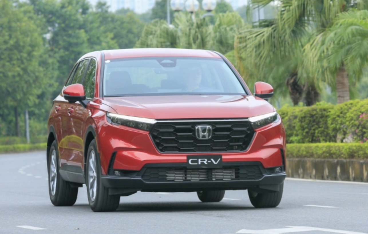 3o-to-honda-giam-toi-100-trieu-dong-civic-city-cr-v-dong-loat-cham-day-1765445170.png