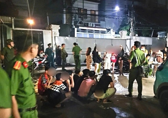 Tiết lộ b&iacute; mật chấn động b&ecirc;n trong qu&aacute;n karaoke &lsquo;Bến Thượng Hải&rsquo; ở TP.HCM