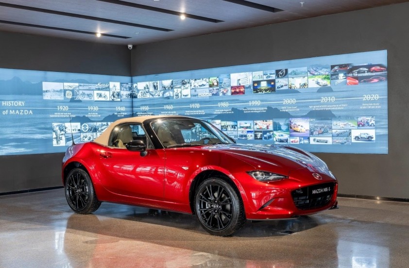 mazda-mx-5-miata-693be89f40dba-1765612669.jpg