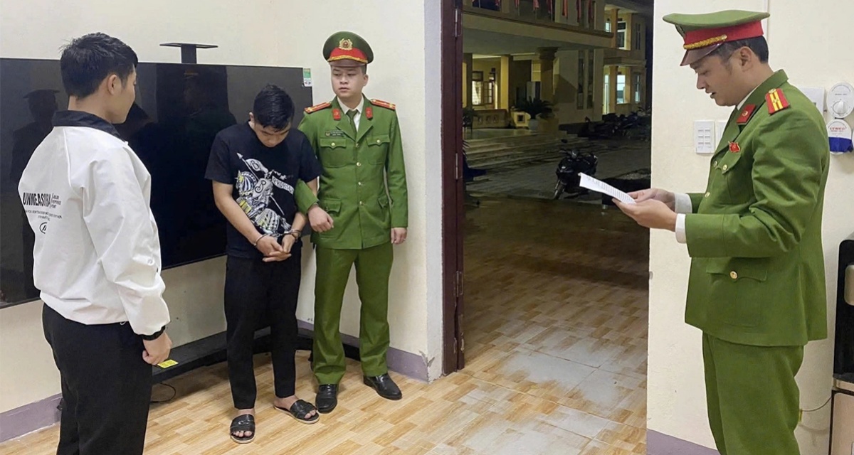 Khởi tố thanh ni&ecirc;n đột nhập nh&agrave; d&acirc;n giữa đ&ecirc;m, liều lĩnh trộm &ocirc;t&ocirc; chở bạn g&aacute;i về nh&agrave;: Qu&aacute; khứ bất hảo