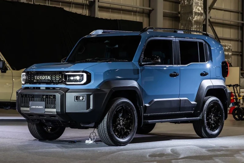 Điểm tin &ocirc; t&ocirc; 15/12: Land Cruiser FJ chốt gi&aacute; 832 triệu đồng, xe cỡ A \'chạy đua\' giảm gi&aacute; cuối năm