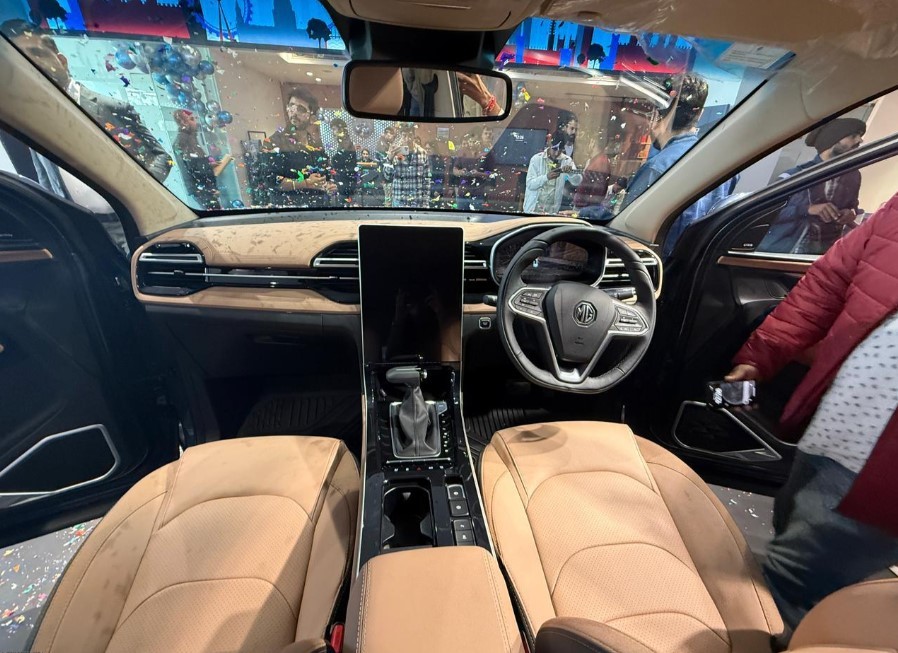 &lsquo;Cơn &aacute;c mộng&rsquo; của Honda CR-V v&agrave; Mazda CX-5 ra mắt với gi&aacute; 302 triệu đồng, rẻ hơn Hyundai Grand i10 ảnh 4