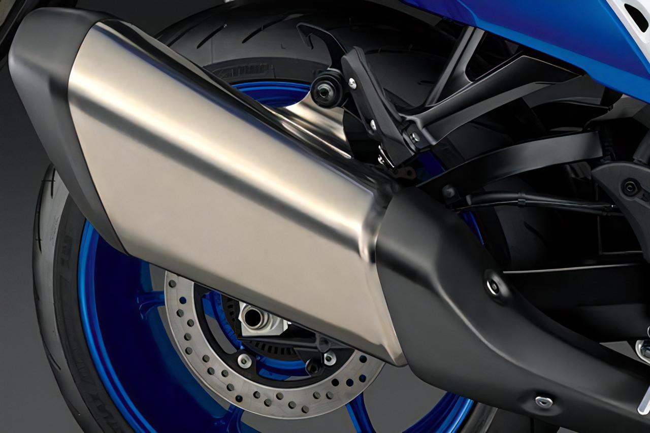 Suzuki chính thức ra mắt ‘huyền thoại côn tay’ mới đẳng cấp hơn Honda Winner R, có ABS, giá hấp dẫn