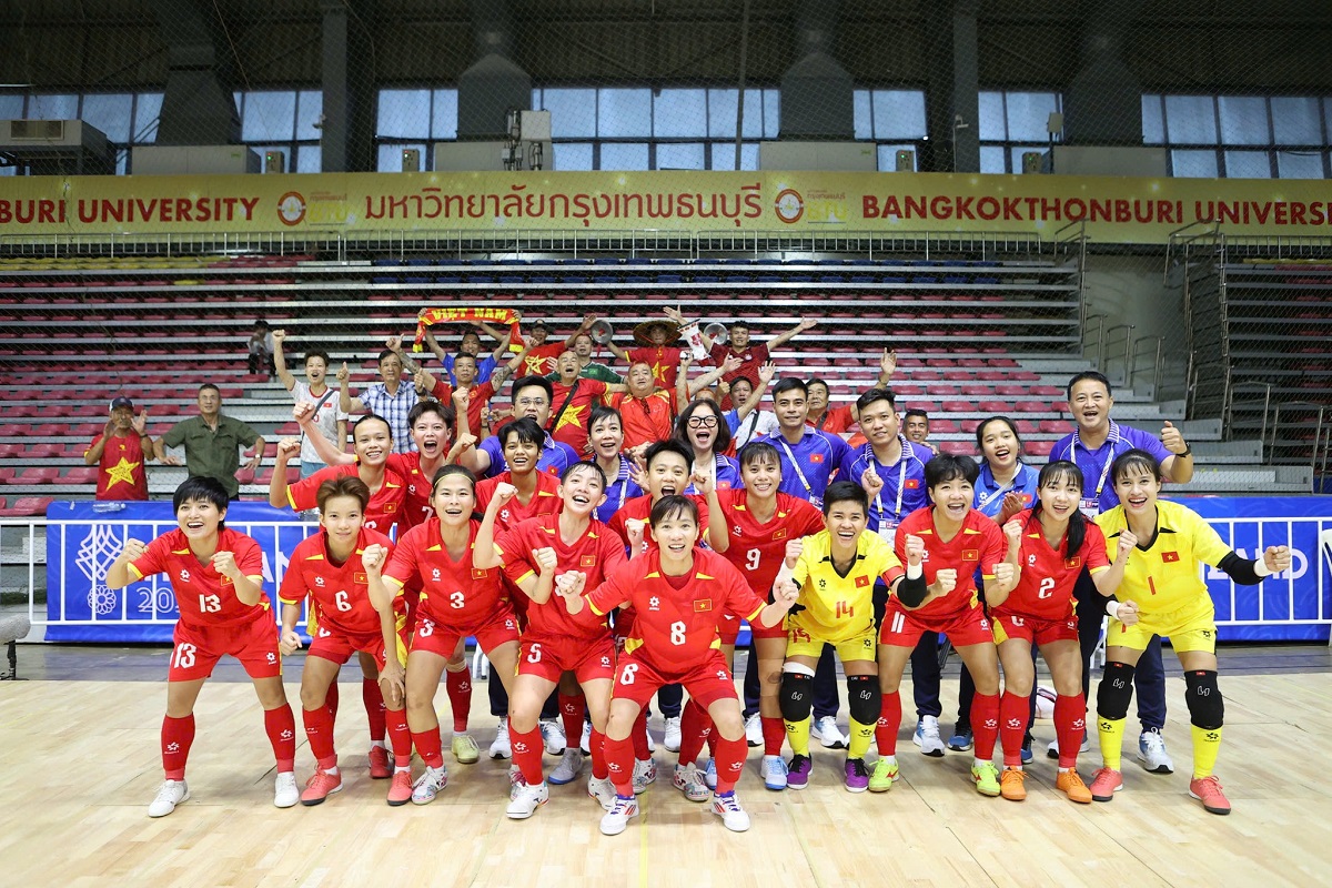 B&agrave;n thắng v&agrave;ng đưa ĐT futsal nữ Việt Nam v&agrave;o Chung kết SEA Games 33, quyết so&aacute;n ng&ocirc;i Th&aacute;i Lan