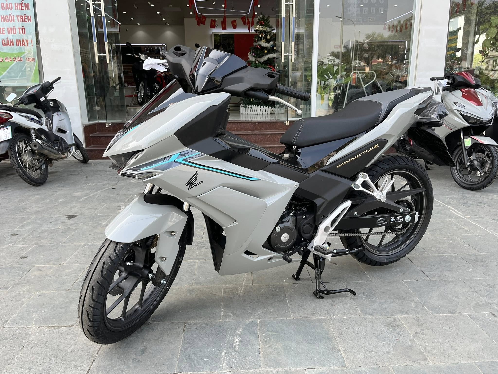 Bảng gi&aacute; xe Honda Winner R 2026 giữa th&aacute;ng 12/2025 giảm cực mạnh: Hạ bệ Yamaha Exciter 155 v&igrave; qu&aacute; rẻ