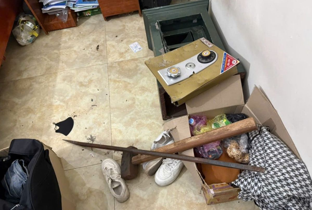 Quảng Ninh: Giải cứu c&ocirc; g&aacute;i trẻ bị thao t&uacute;ng t&acirc;m l&yacute;, d&ugrave;ng x&agrave; beng ph&aacute; k&eacute;t sắt rồi trốn v&agrave;o nh&agrave; nghỉ